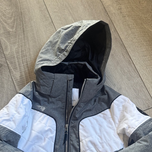 Obermeyer Gray and White Kids Ski Jacket - Picture 9 of 12